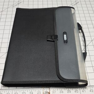 Pendaflex Desk Free Hanging Organizer With Case, 1/3 Tab, 6 Pockets, Letter NWOT